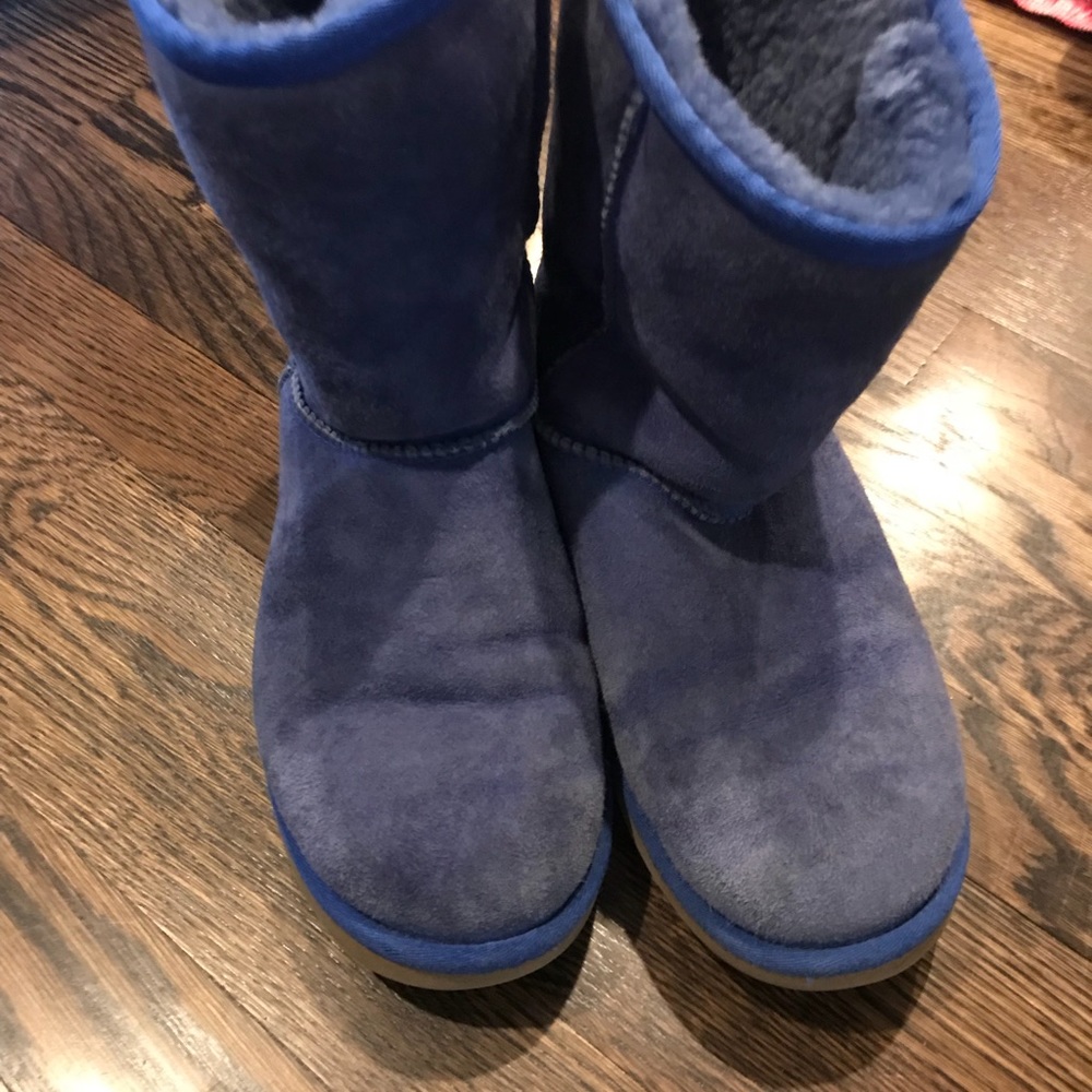 Ugg suede blue short boots size 8